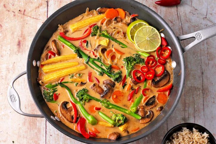 Vegan Thai Red Curry Paste Recipe - Vegan with Gusto