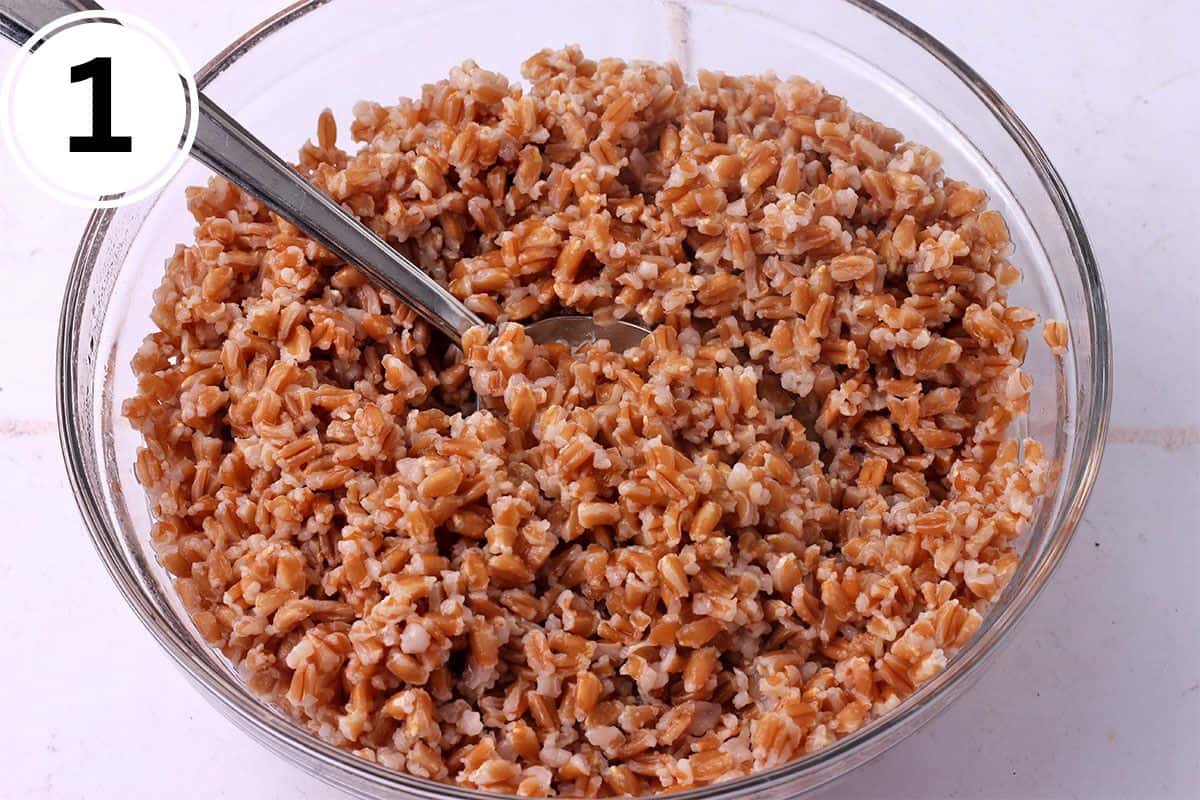 Cooked farro in a bowl.